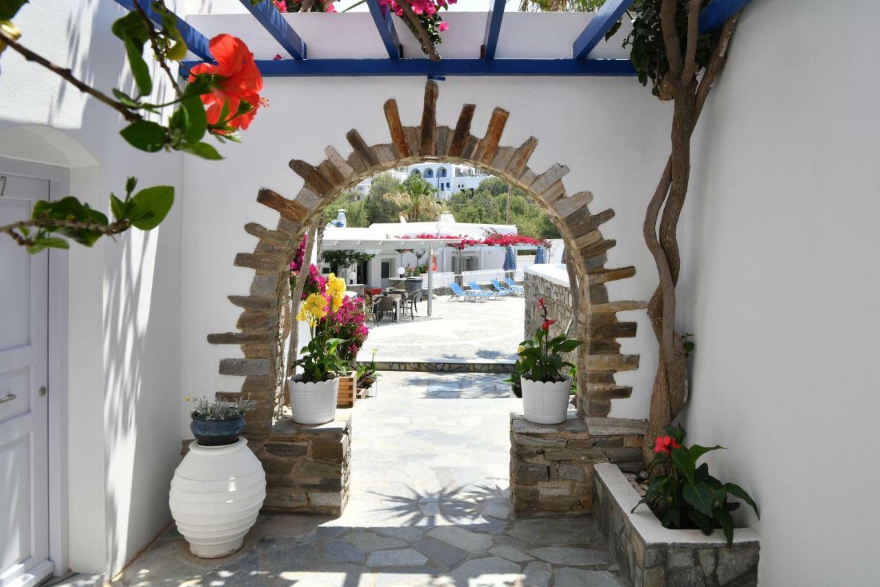 Manis Inn Naoussa Exterior foto